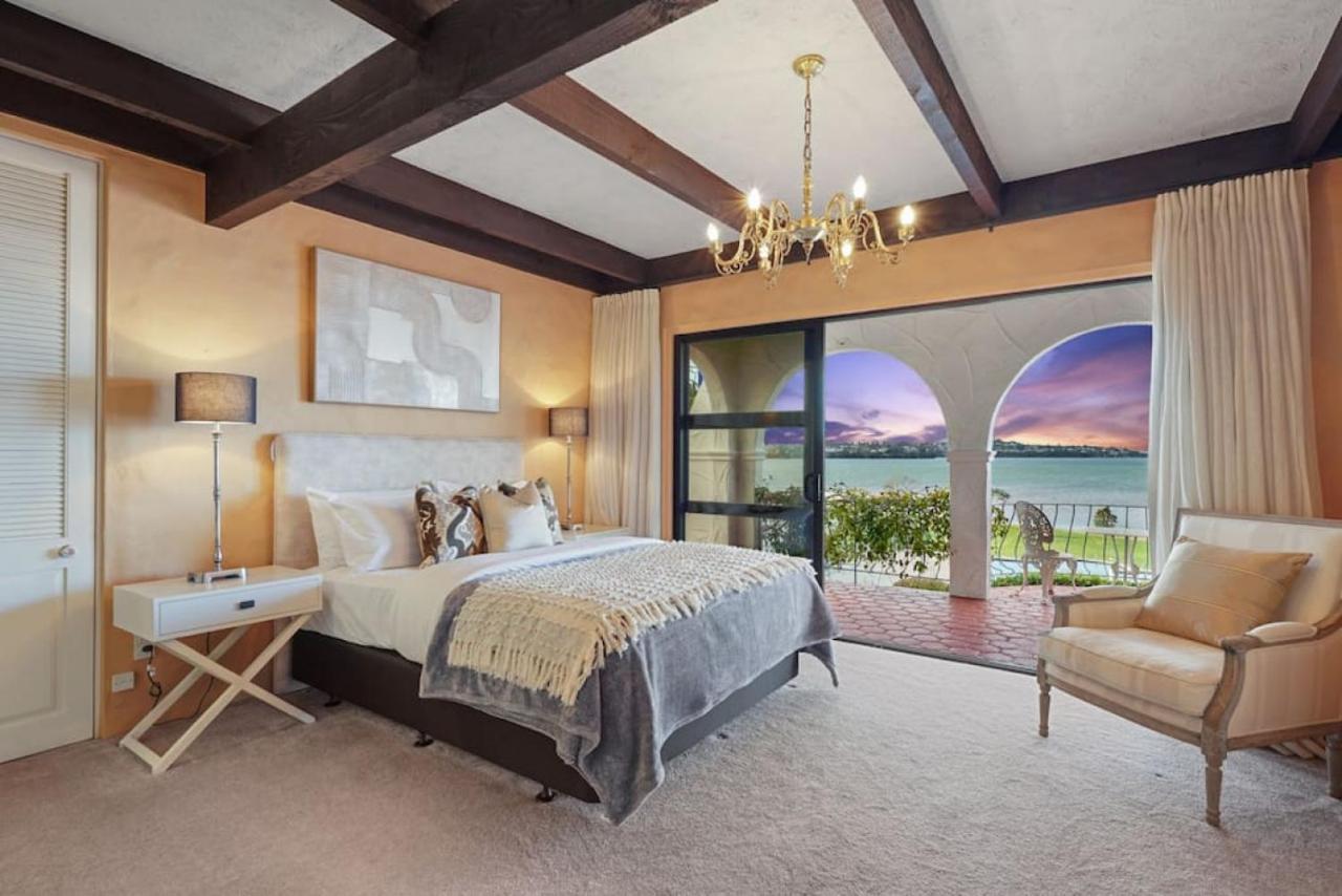 Magnificent Beachfront Mansion - Pool - Fireplace Auckland Exteriér fotografie