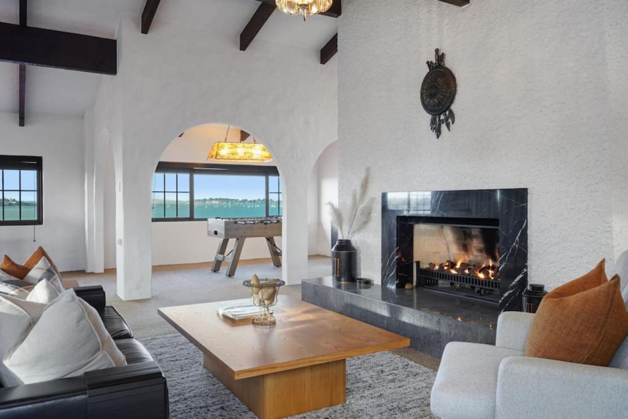 Magnificent Beachfront Mansion - Pool - Fireplace Auckland Exteriér fotografie