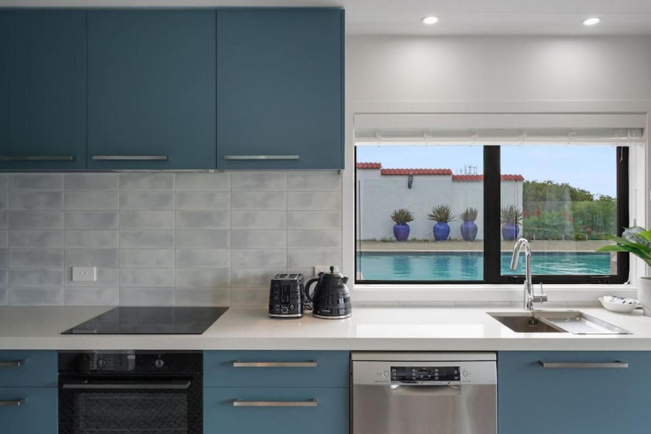Magnificent Beachfront Mansion - Pool - Fireplace Auckland Exteriér fotografie