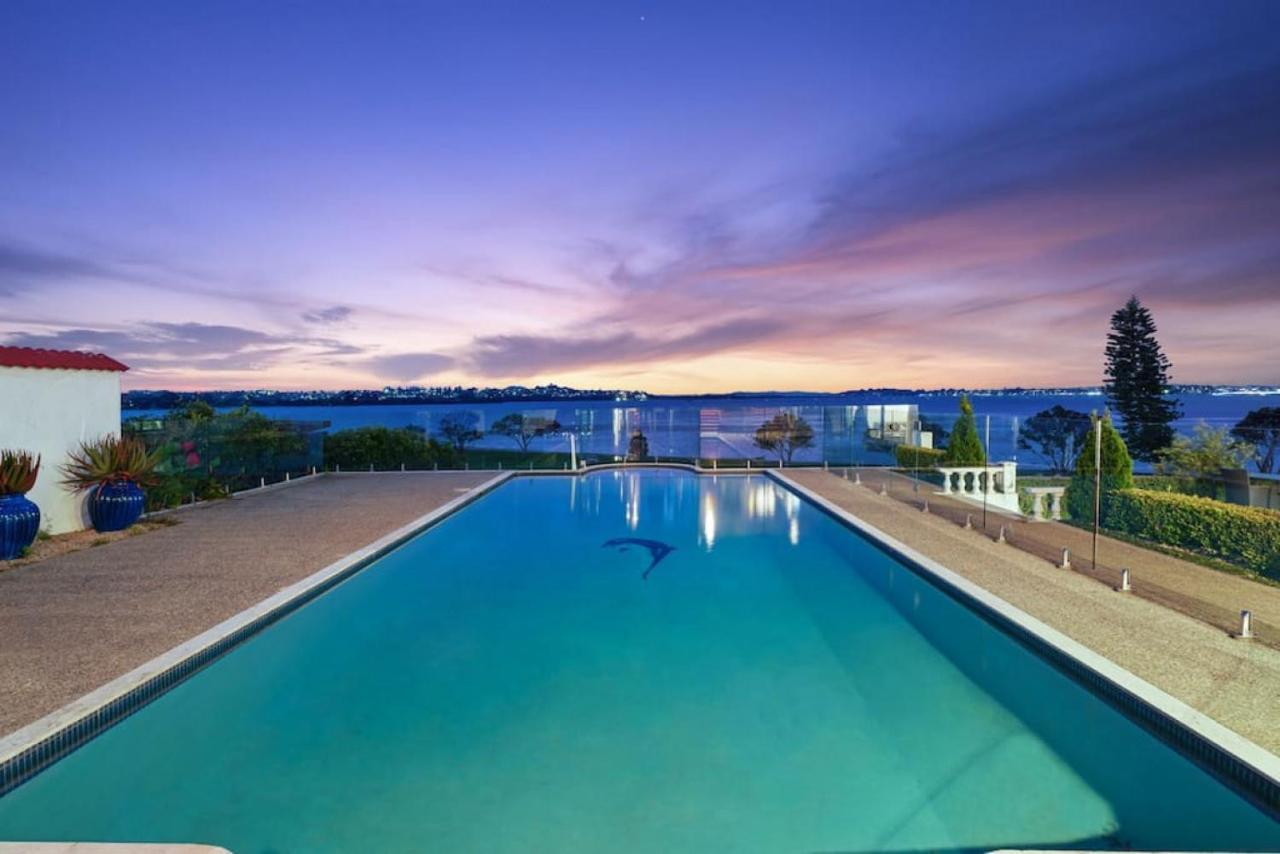 Magnificent Beachfront Mansion - Pool - Fireplace Auckland Exteriér fotografie