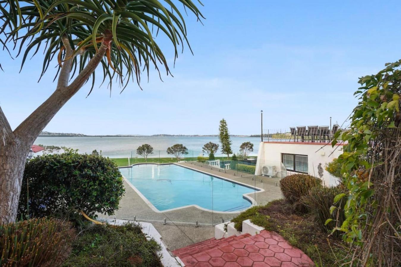 Magnificent Beachfront Mansion - Pool - Fireplace Auckland Exteriér fotografie