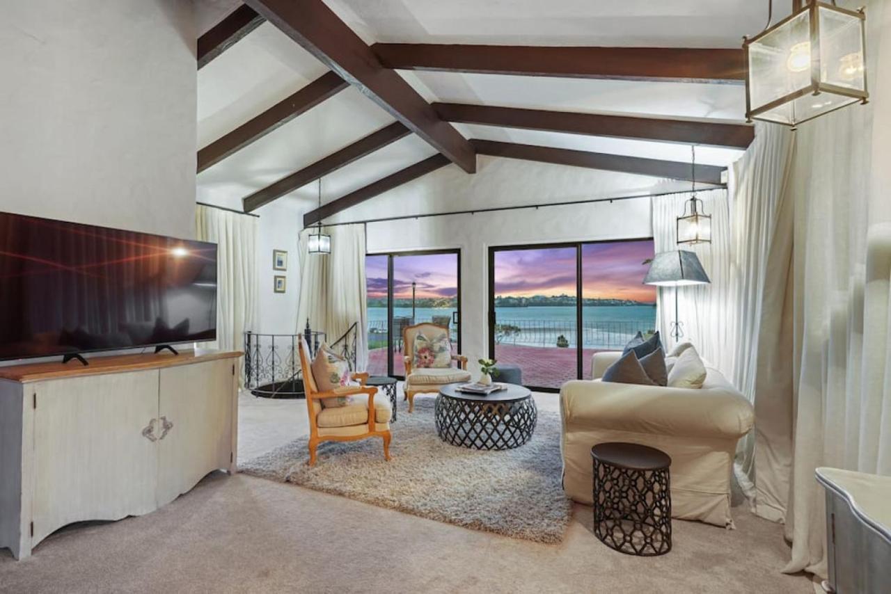 Magnificent Beachfront Mansion - Pool - Fireplace Auckland Exteriér fotografie