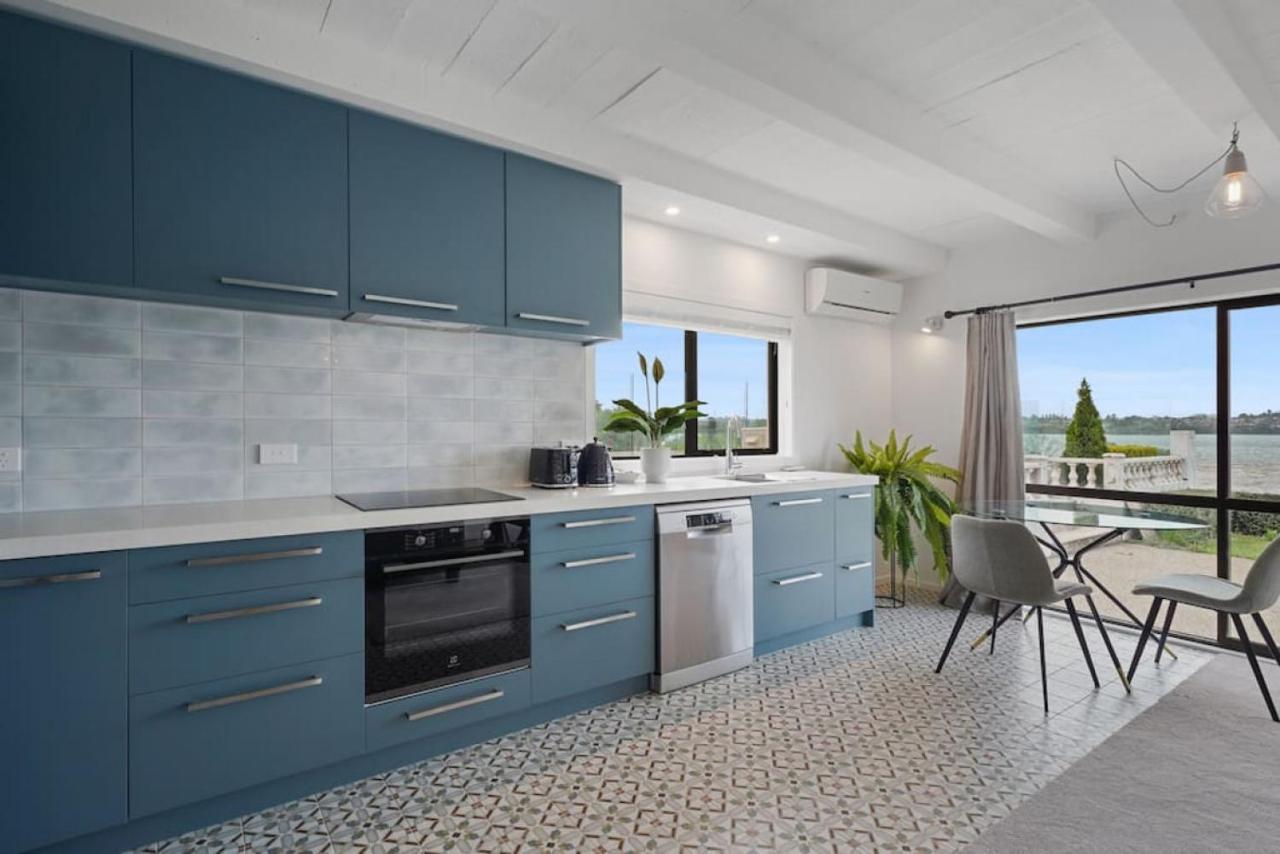Magnificent Beachfront Mansion - Pool - Fireplace Auckland Exteriér fotografie